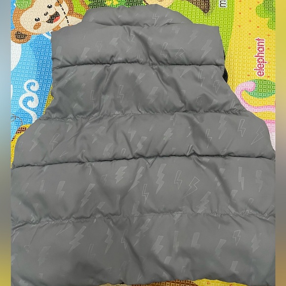 Baby gap puffer vests- navy & grey 2t & 3t EUC 2 pcs - Picture 7 of 7